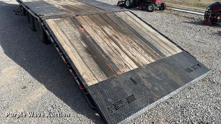 image for item ES5879 2022 Norstar Trailers LLC Iron Bull hydraulic tail equipment trailer