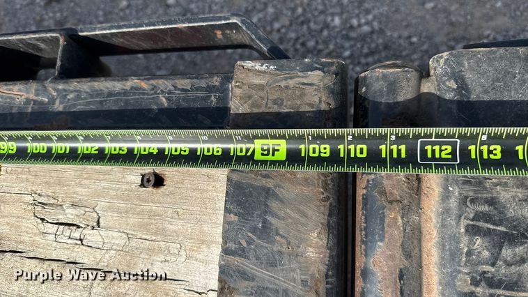 image for item ES5879 2022 Norstar Trailers LLC Iron Bull hydraulic tail equipment trailer