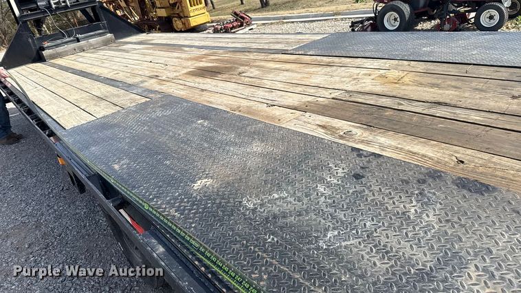 image for item ES5879 2022 Norstar Trailers LLC Iron Bull hydraulic tail equipment trailer