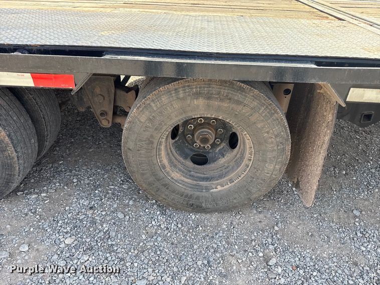 image for item ES5879 2022 Norstar Trailers LLC Iron Bull hydraulic tail equipment trailer