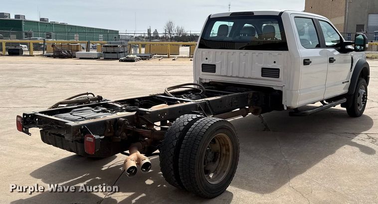 image for item ES5884 2019 Ford F550 truck cab and chassis