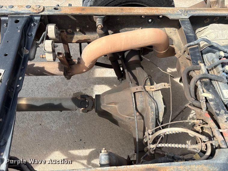 image for item ES5884 2019 Ford F550 truck cab and chassis