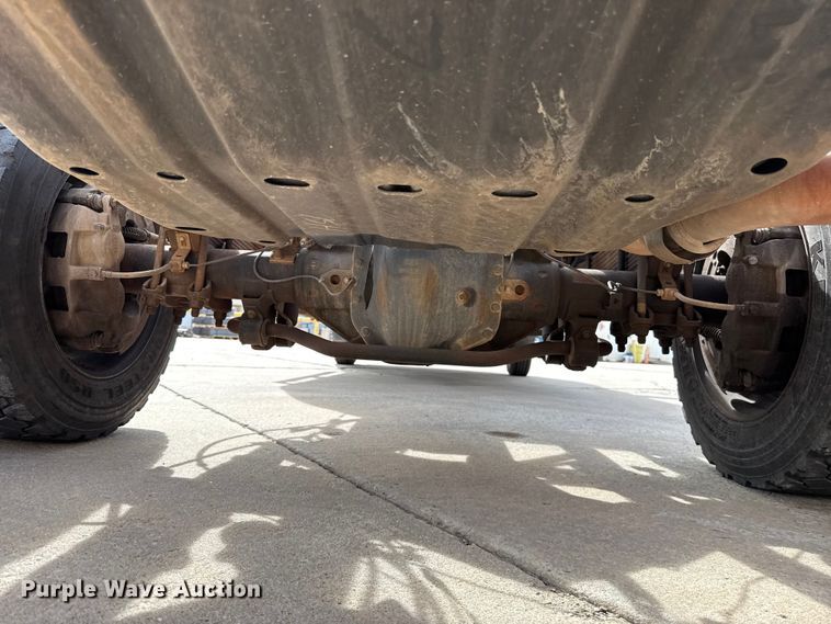 image for item ES5884 2019 Ford F550 truck cab and chassis