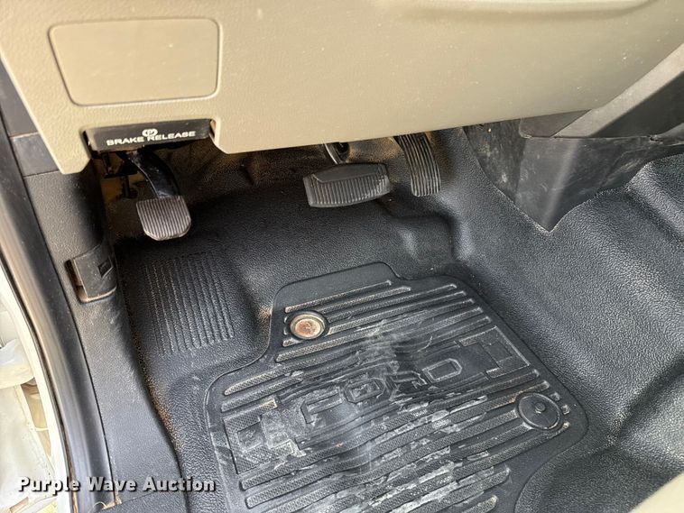 image for item ES5884 2019 Ford F550 truck cab and chassis