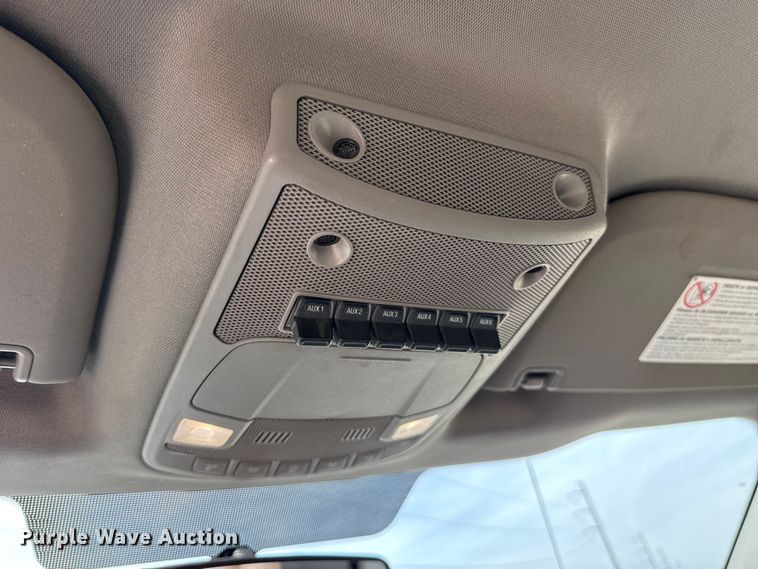 image for item ES5884 2019 Ford F550 truck cab and chassis