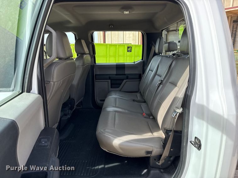 image for item ES5884 2019 Ford F550 truck cab and chassis