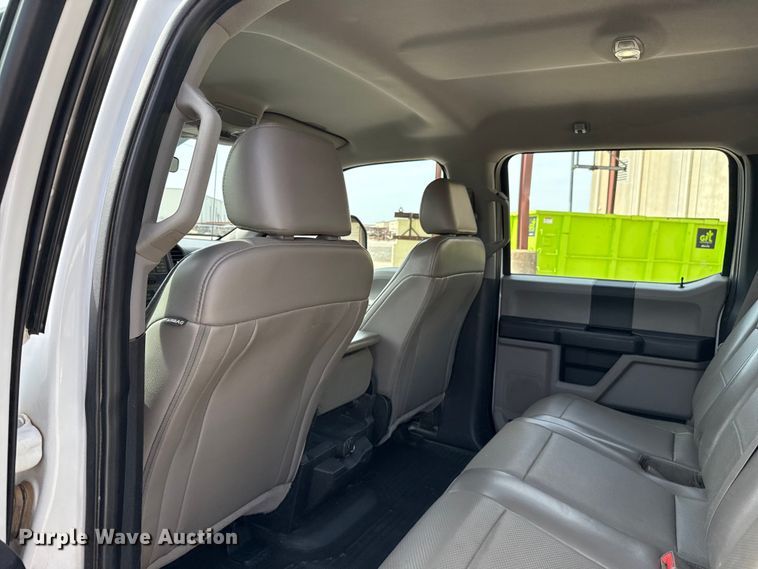 image for item ES5884 2019 Ford F550 truck cab and chassis