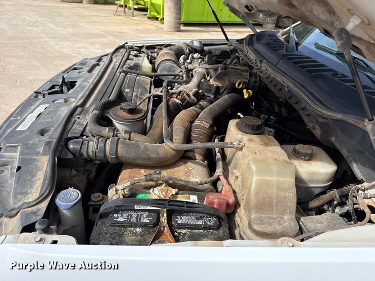 image for item ES5884 2019 Ford F550 truck cab and chassis