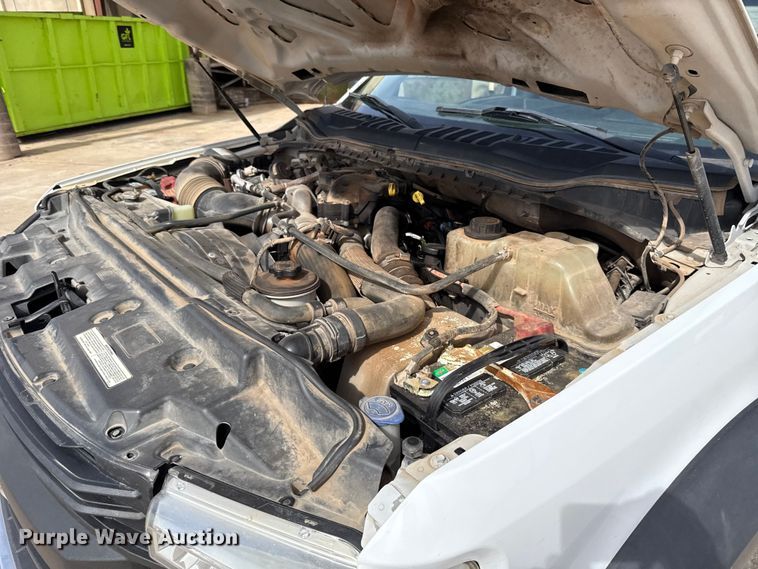 image for item ES5884 2019 Ford F550 truck cab and chassis