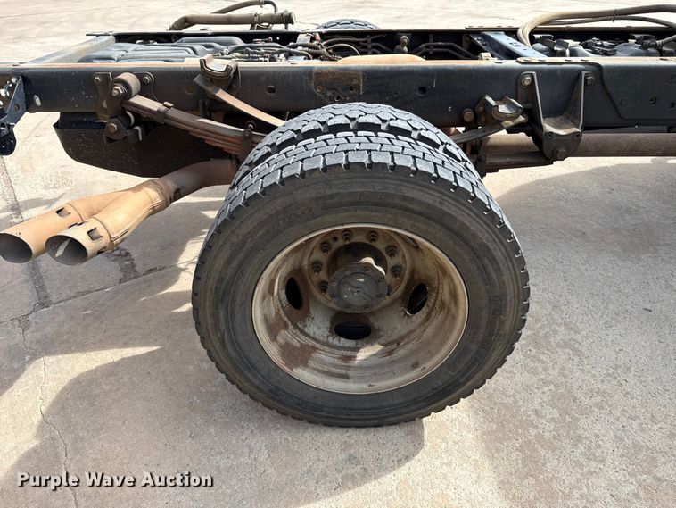 image for item ES5884 2019 Ford F550 truck cab and chassis