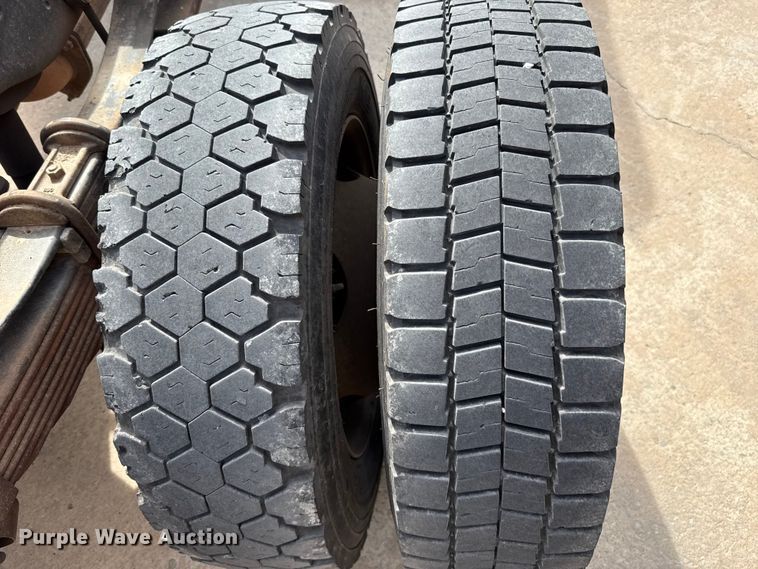 image for item ES5884 2019 Ford F550 truck cab and chassis