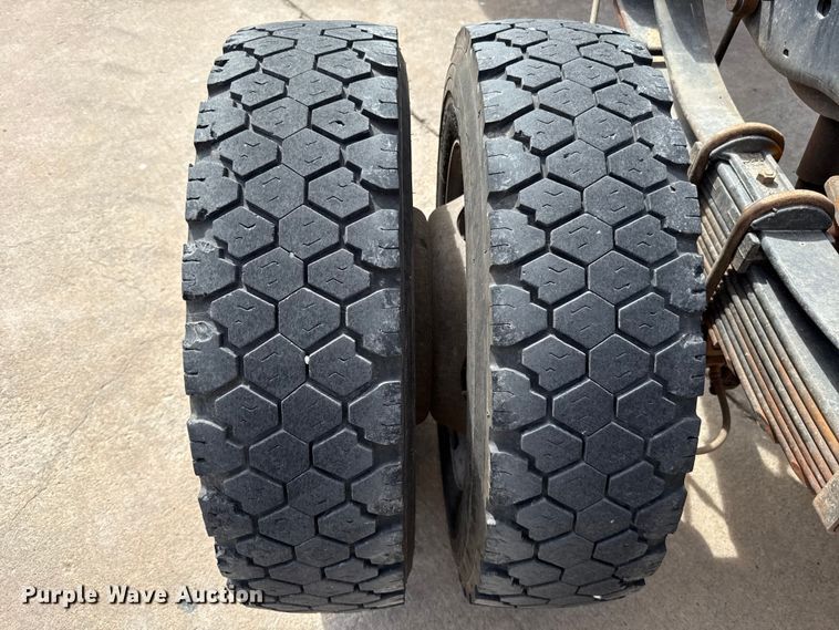 image for item ES5884 2019 Ford F550 truck cab and chassis