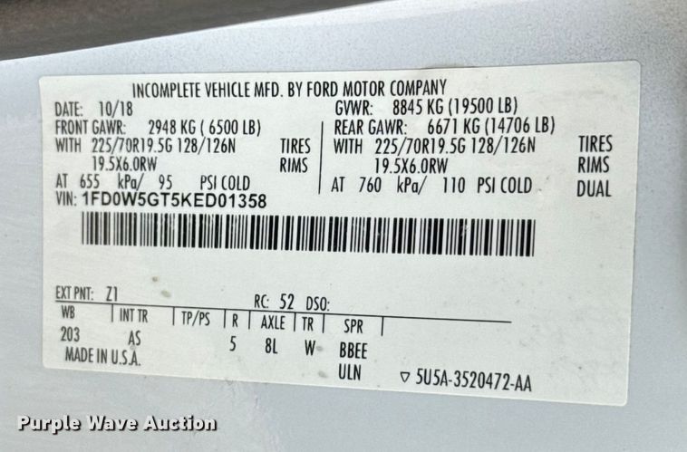 image for item ES5884 2019 Ford F550 truck cab and chassis