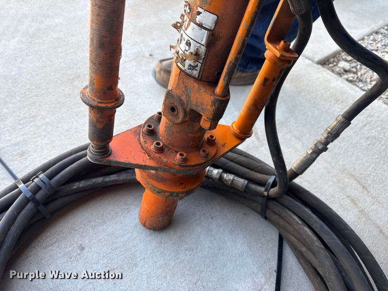 image for item ES5890 Skidril hydraulic post driver