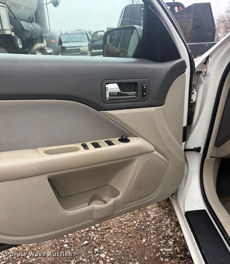 image for item ES5893 2012 Ford Fusion 