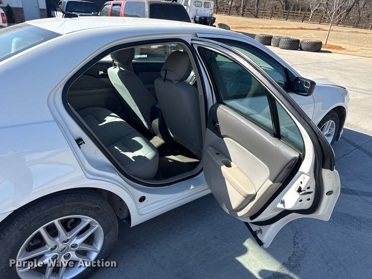 image for item ES5893 2012 Ford Fusion 