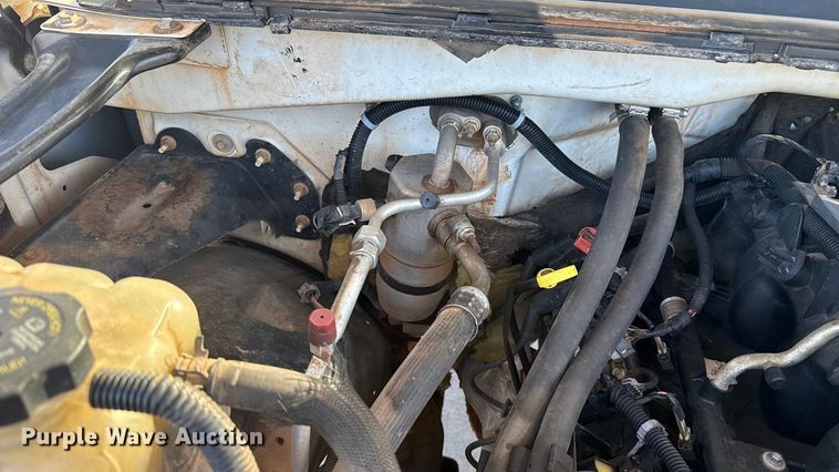 image for item ES5894 2005 Chevrolet Silverado 2500HD flatbed pickup truck