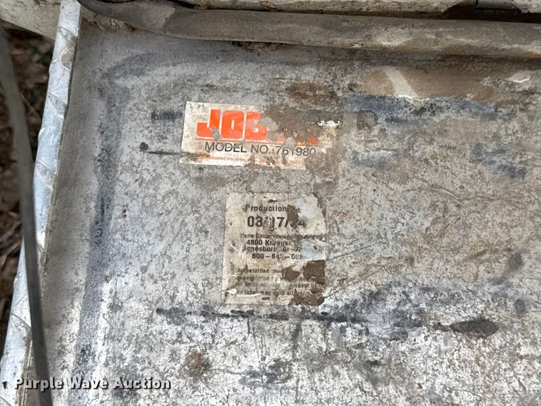 image for item ES5936 2007 Chevrolet Silverado 3500HD Ext. Cab flatbed pickup truck