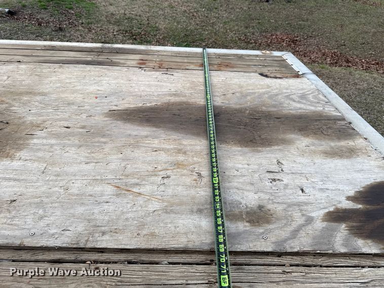 image for item ES5936 2007 Chevrolet Silverado 3500HD Ext. Cab flatbed pickup truck