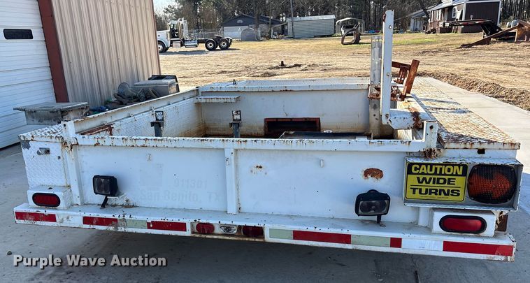 image for item ES8534 2003 TRUC Filter trailer utility trailer