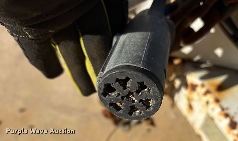 image for item ES8534 2003 TRUC Filter trailer utility trailer