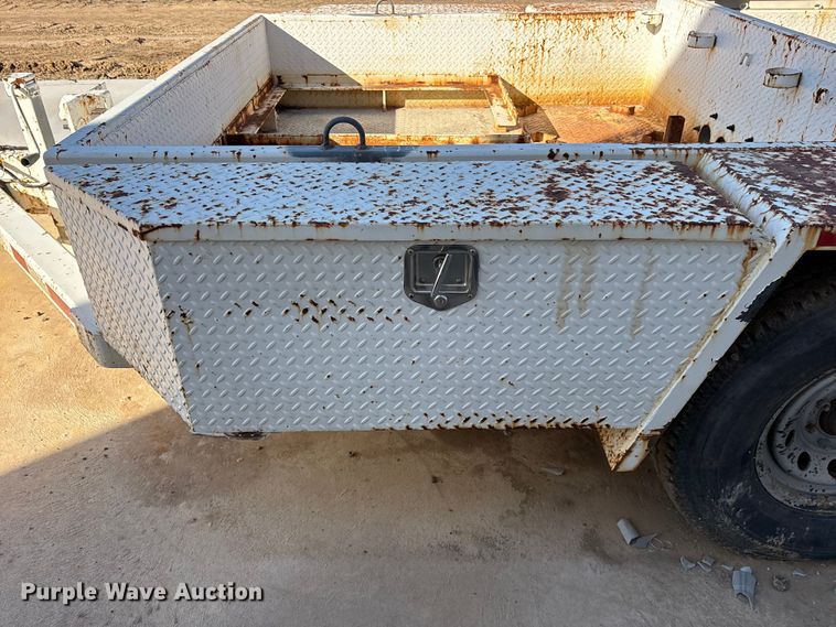 image for item ES8534 2003 TRUC Filter trailer utility trailer