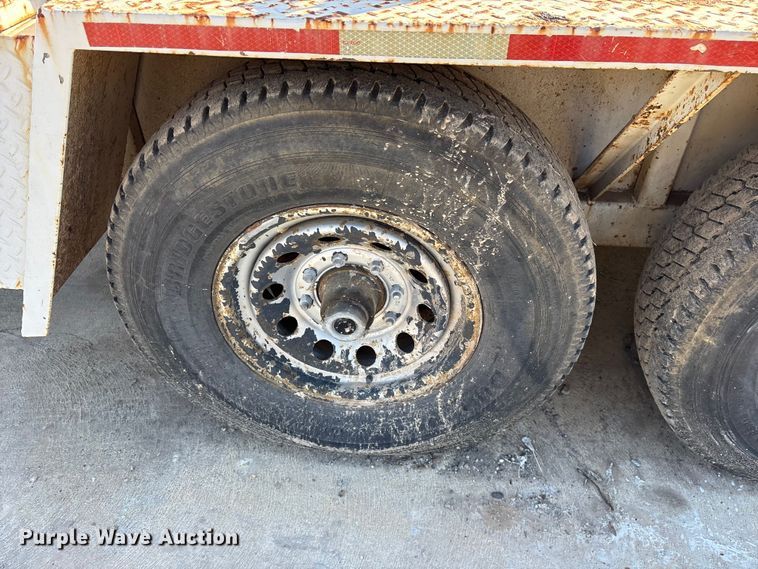 image for item ES8534 2003 TRUC Filter trailer utility trailer