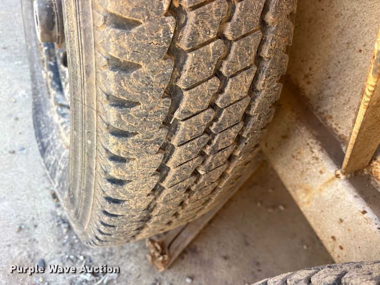 image for item ES8534 2003 TRUC Filter trailer utility trailer