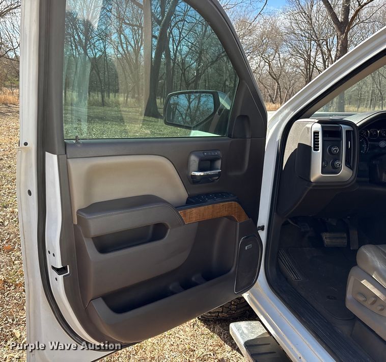 image for item ES8581 2018 GMC Sierra 1500 Crew Cab pickup truck