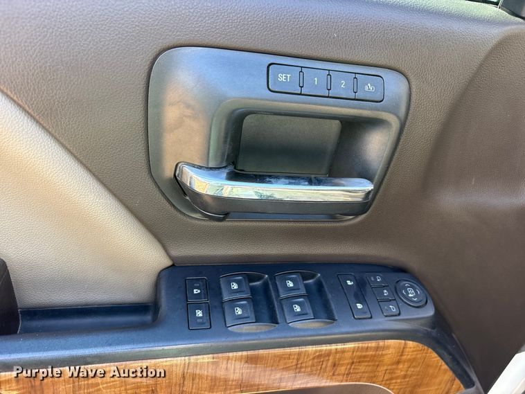 image for item ES8581 2018 GMC Sierra 1500 Crew Cab pickup truck