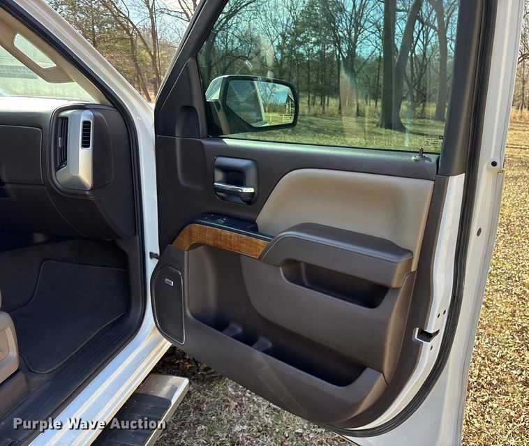 image for item ES8581 2018 GMC Sierra 1500 Crew Cab pickup truck