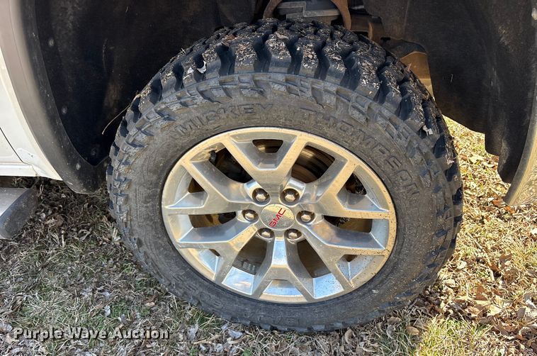 image for item ES8581 2018 GMC Sierra 1500 Crew Cab pickup truck