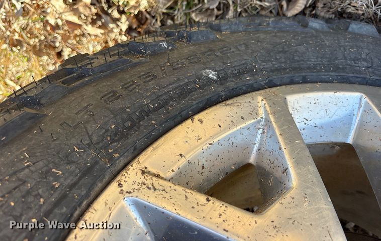 image for item ES8581 2018 GMC Sierra 1500 Crew Cab pickup truck