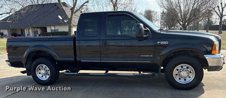 image for item ES8583 2000 Ford F250 Super Duty Ext. Cab pickup truck