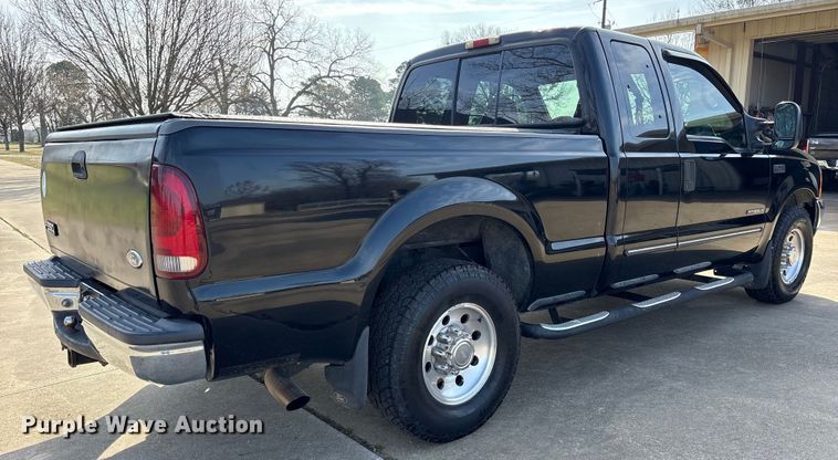 image for item ES8583 2000 Ford F250 Super Duty Ext. Cab pickup truck