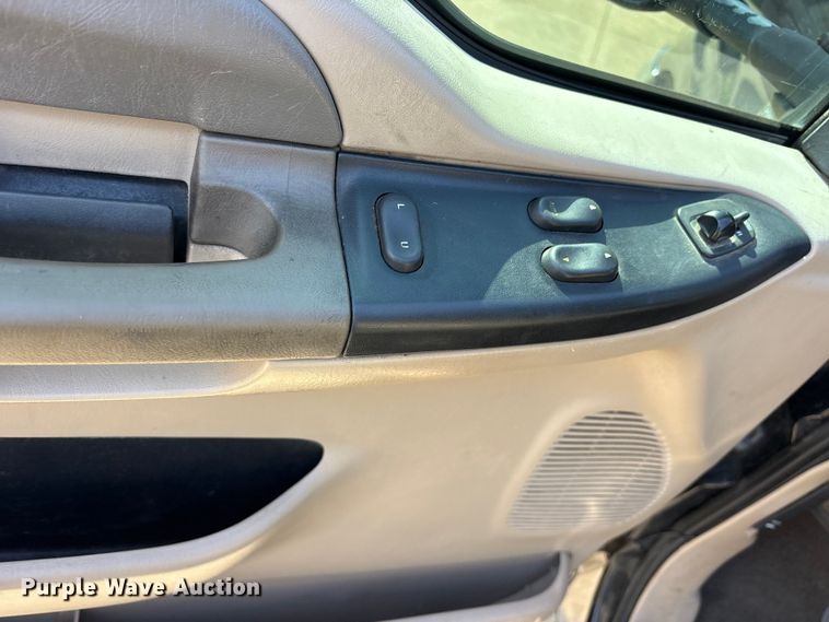 image for item ES8583 2000 Ford F250 Super Duty Ext. Cab pickup truck