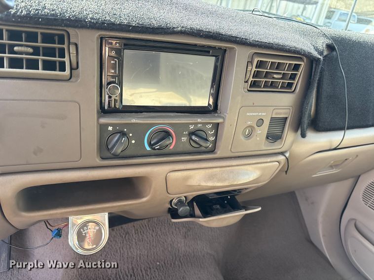 image for item ES8583 2000 Ford F250 Super Duty Ext. Cab pickup truck