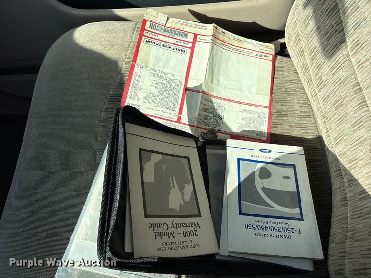 image for item ES8583 2000 Ford F250 Super Duty Ext. Cab pickup truck