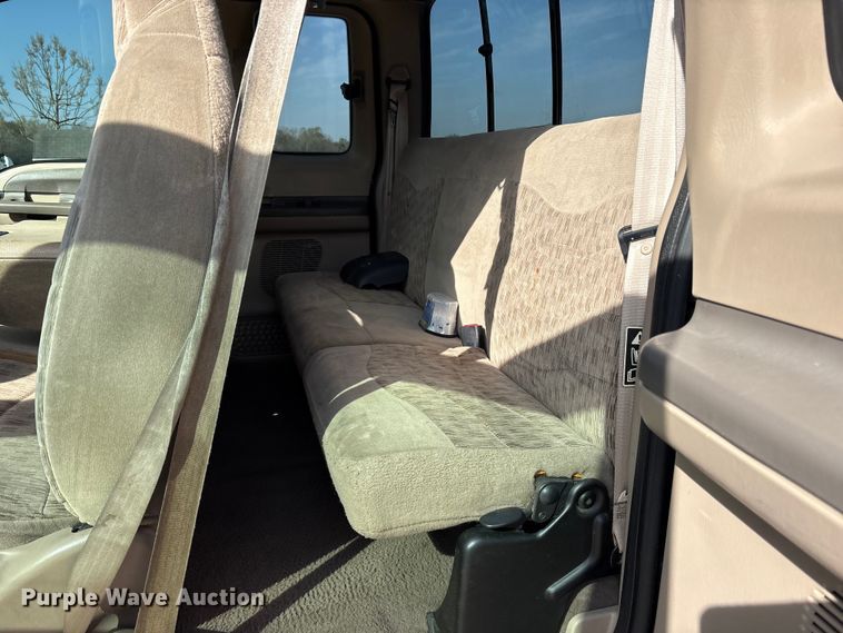 image for item ES8583 2000 Ford F250 Super Duty Ext. Cab pickup truck