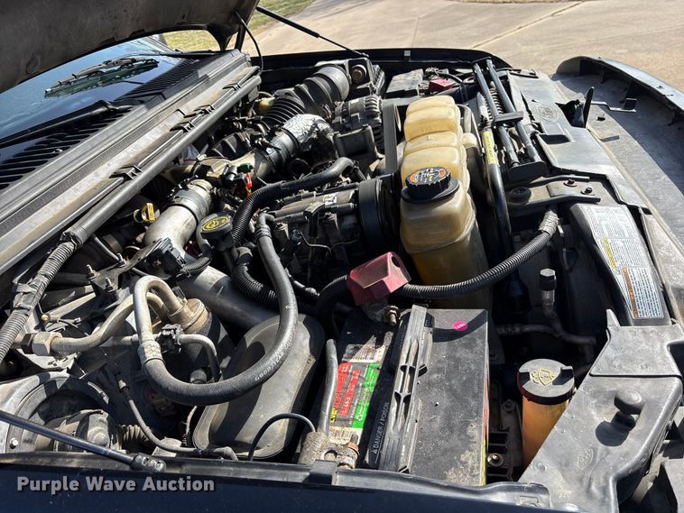 image for item ES8583 2000 Ford F250 Super Duty Ext. Cab pickup truck