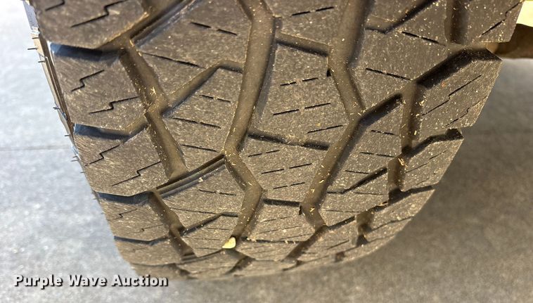 image for item ES8583 2000 Ford F250 Super Duty Ext. Cab pickup truck