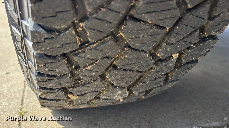 image for item ES8583 2000 Ford F250 Super Duty Ext. Cab pickup truck