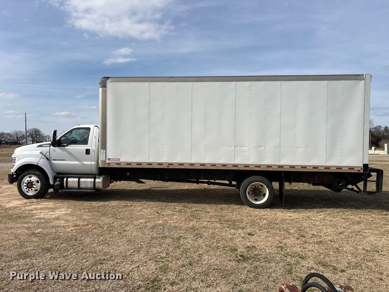 image for item ES8621 2021 Ford F750 box truck