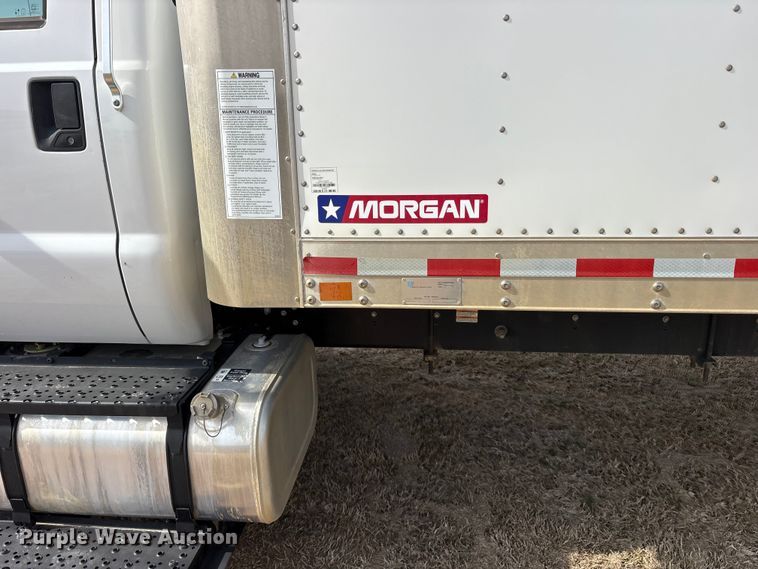 image for item ES8621 2021 Ford F750 box truck