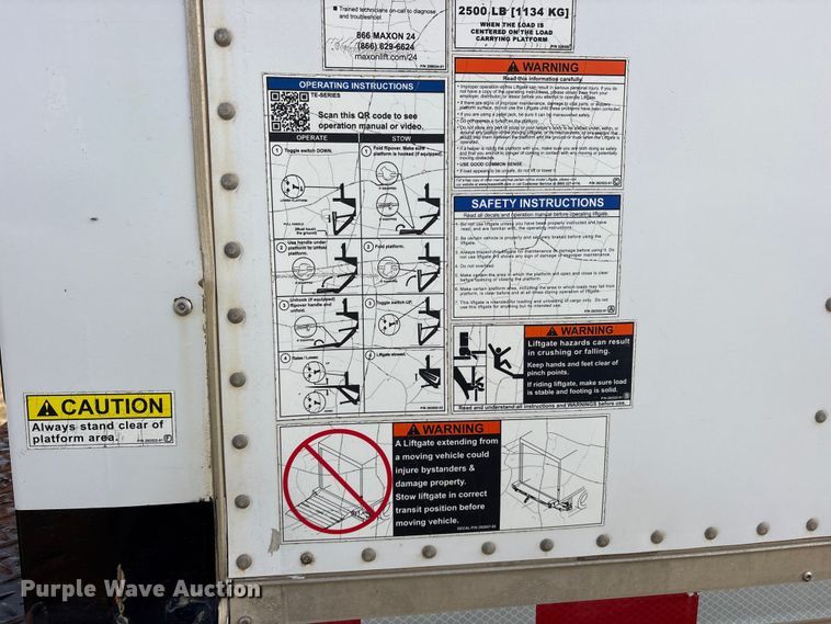 image for item ES8621 2021 Ford F750 box truck