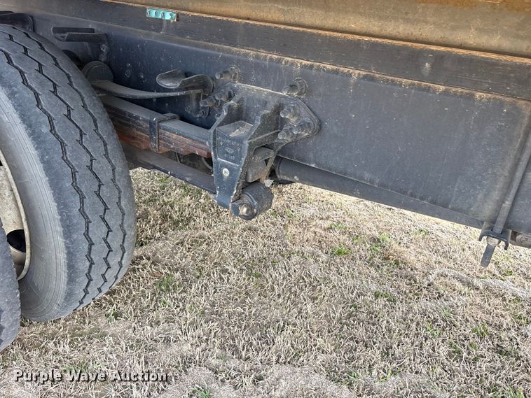 image for item ES8621 2021 Ford F750 box truck