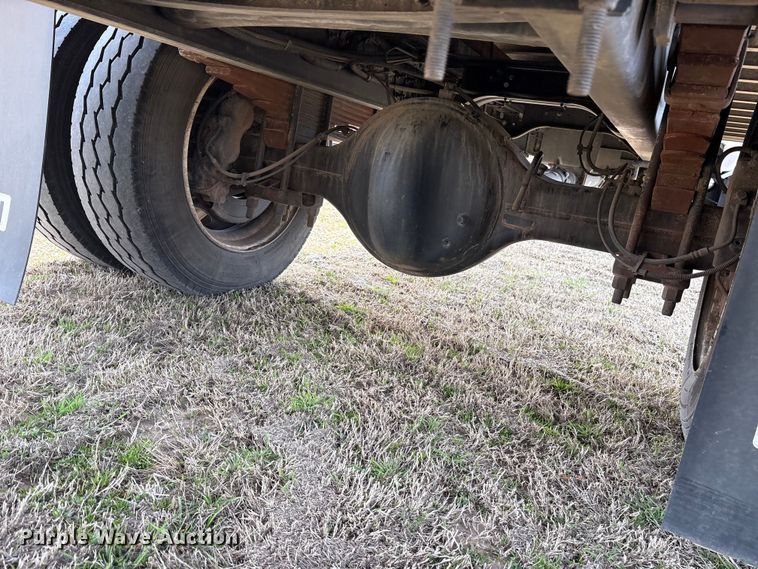 image for item ES8621 2021 Ford F750 box truck