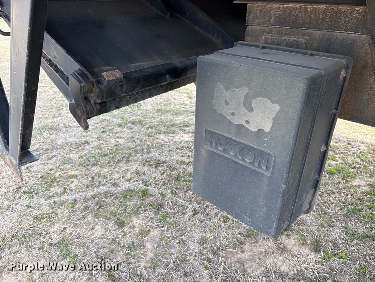 image for item ES8621 2021 Ford F750 box truck