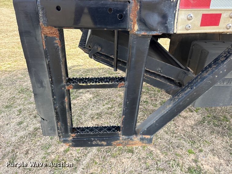 image for item ES8621 2021 Ford F750 box truck