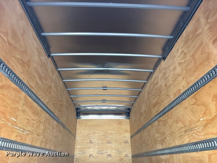 image for item ES8621 2021 Ford F750 box truck